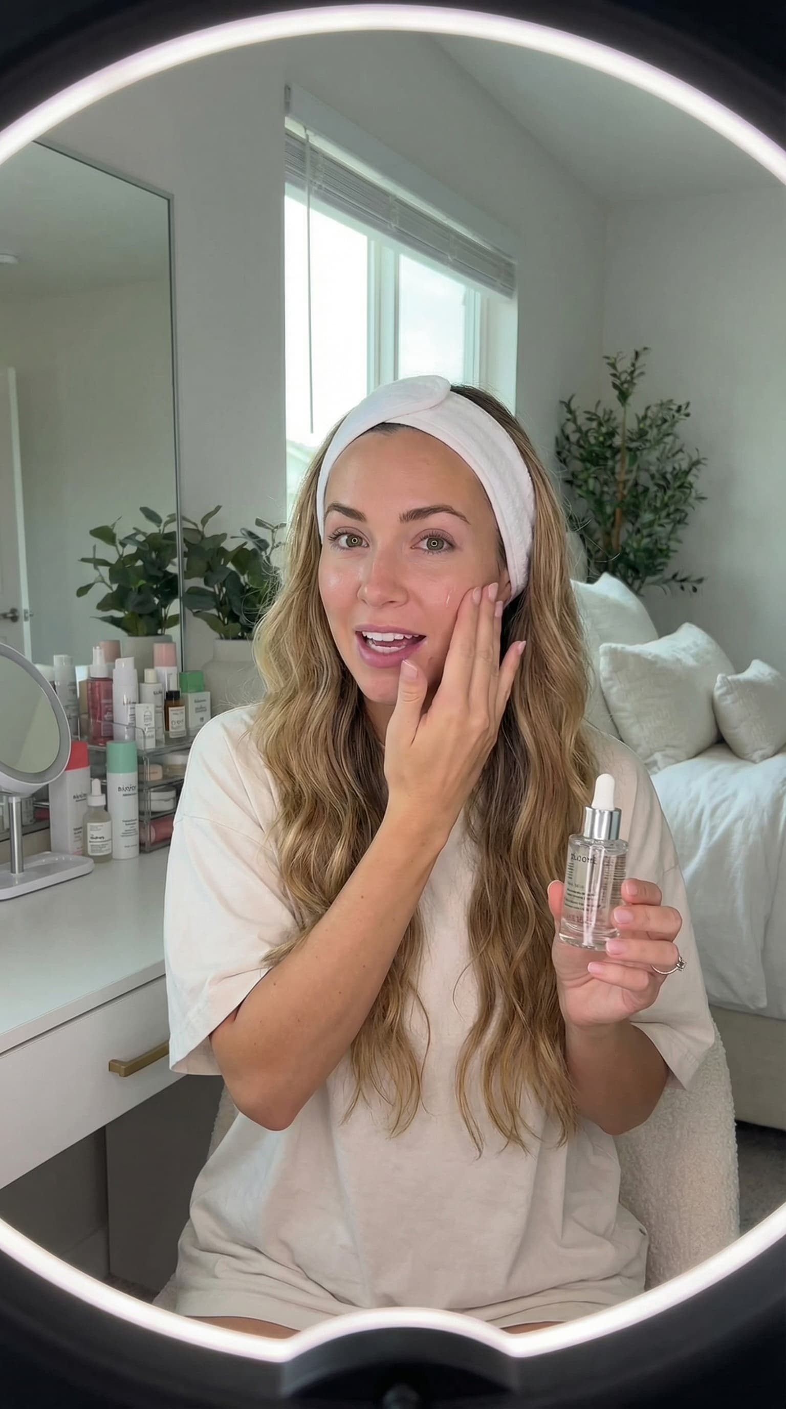 Beauty Influencer - Skincare Routine Tutorial